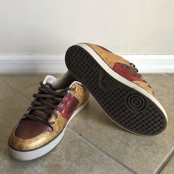 gold dc shoes